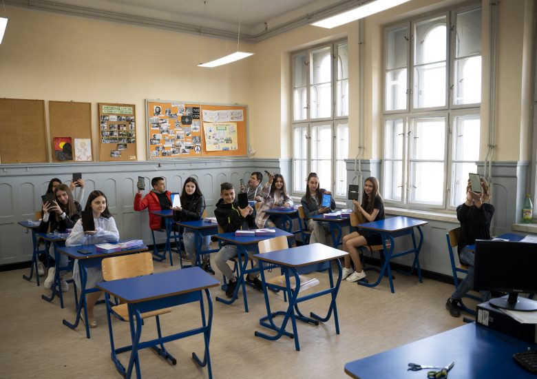 Донација таблета Основној школи „Први српски устанак“ у Орашцу