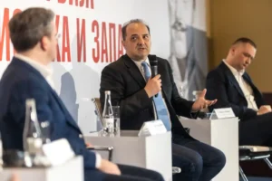 Sretenje Serbia between east and west: Cultural Identity as a Strategic Framework 9 R5C 4016